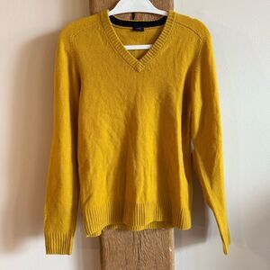 Joseph 100% Wool N-Neck Sweater Sz Small Yellow